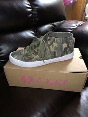 Sugar Olive Green Camo High-Top Kids Sneakers